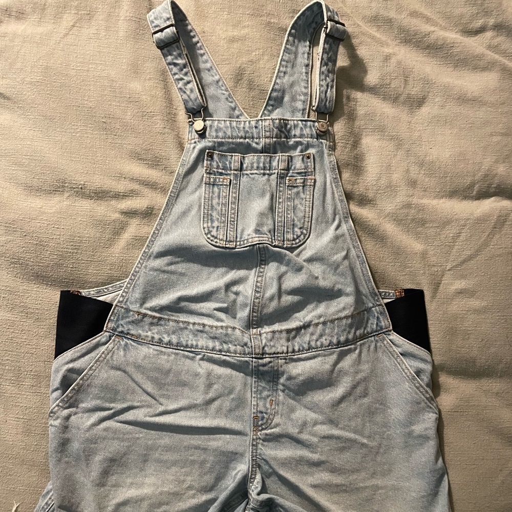 Old Navy Maternity short overalls size L